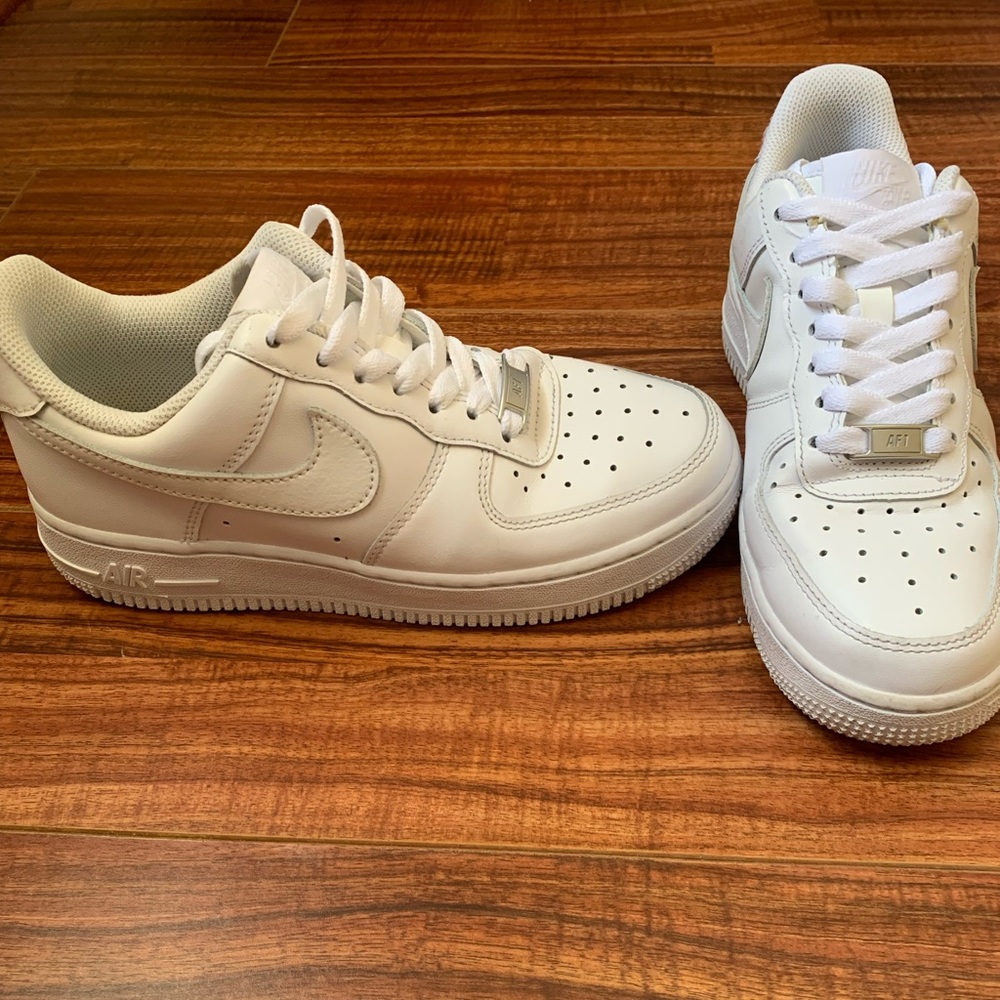 Nike Air Force 1’s (AF1)